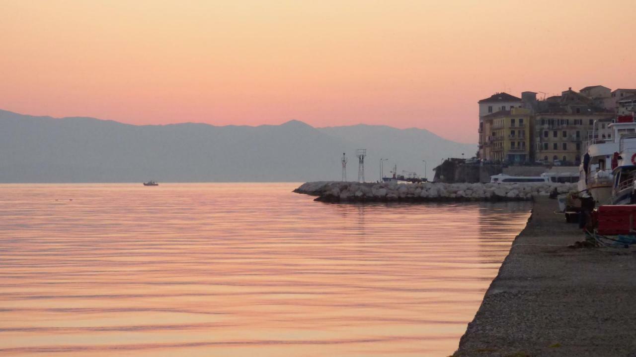 At The Heart Of Old Town Apartment Corfu  Bagian luar foto