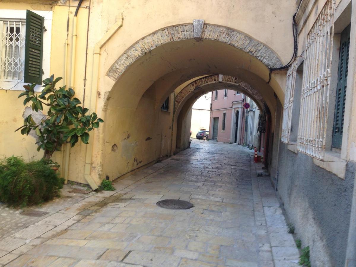 At The Heart Of Old Town Apartment Corfu  Ruang foto